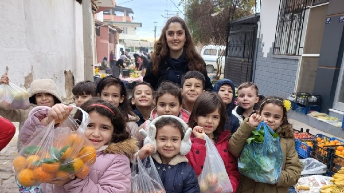 Tutum ,Yatırım ve Türk Malı Haftası Kapsamında 2/A Sınıfımız Köy Pazarında 
